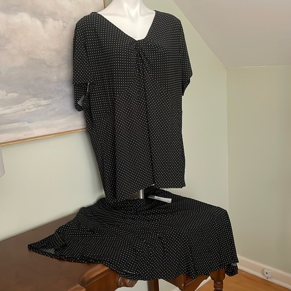 Two piece skirt and top set - Picture 1 of 9
